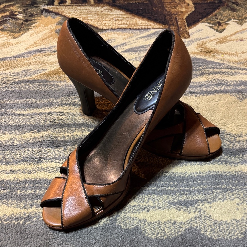 Connie Leather Stack Peep-Toe Heels Size 10